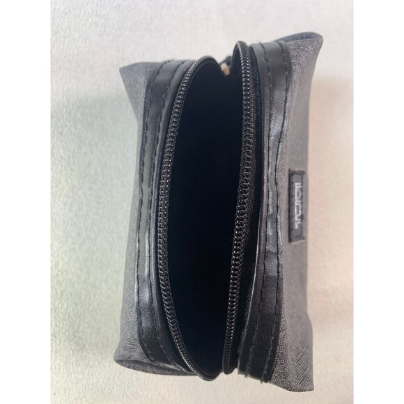 2015 TUMI Delta Amenity Kit bag zip up - Picture 8 of 8